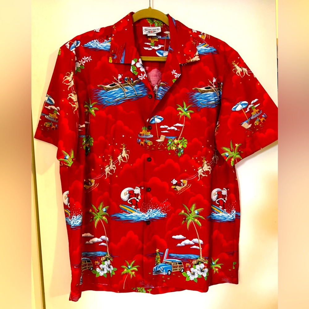 EUC Pacific Legend Men’s L Xmas Santa Hawaiian Shirt